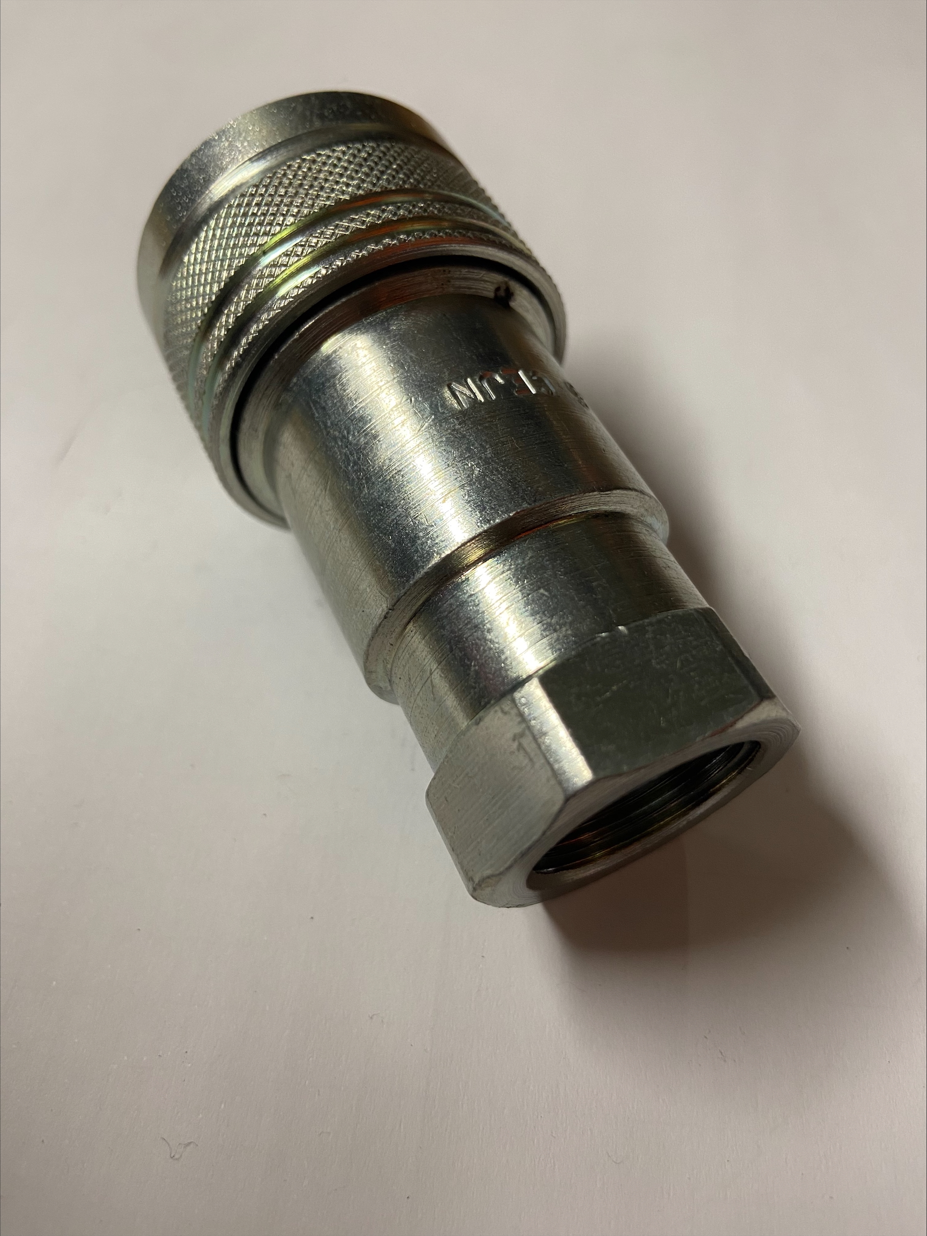 COUPLEUR A CLAPET FEMELLE CEJN 107951203 FEMELLE BSP G1" ISO7241-1A